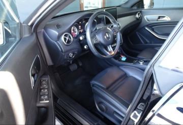 MERCEDES - CLA 180 d S.W. Sport (2 di 4)