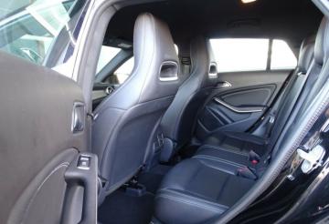 MERCEDES - CLA 180 d S.W. Sport (3 di 4)