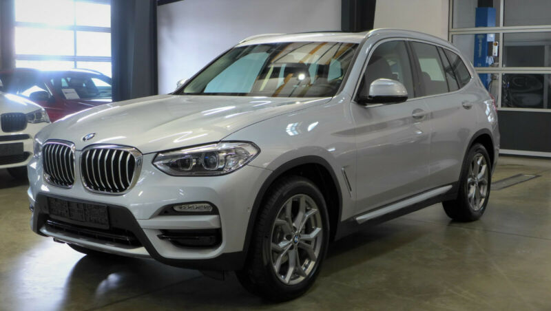 BMW - X3 xDrive20i xLine