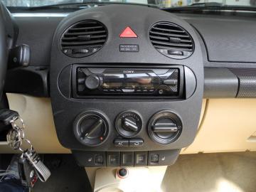 VOLKSWAGEN - New Beetle 1.9 TDI 101CV Cabrio (12 di 16)