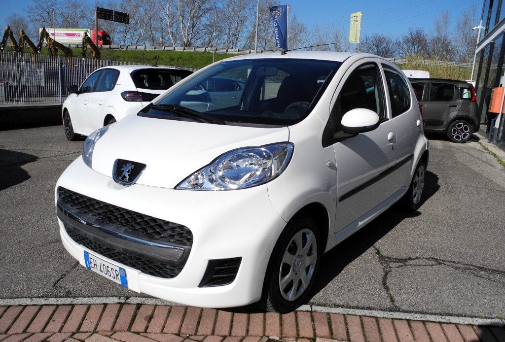 PEUGEOT 107