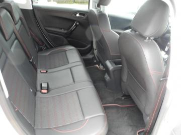 PEUGEOT - 2008 BlueHDi 120 S&S GT Line (7 di 17)
