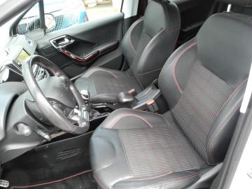 PEUGEOT - 2008 BlueHDi 120 S&S GT Line (9 di 17)