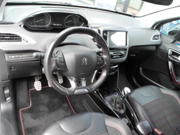 PEUGEOT - 2008 BlueHDi 120 S&S GT Line (10 di 17)