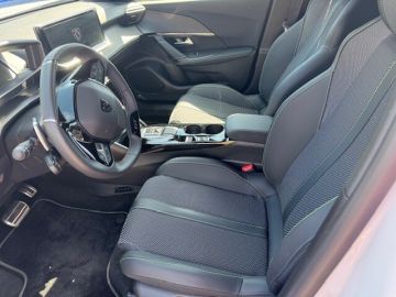 PEUGEOT - 2008 Hybrid 136 e-DCS6 GT (9 di 15)