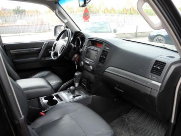 MITSUBISHI - Pajero 3.2 DI-D 16V A/T 5p. Instyle (7 di 21)