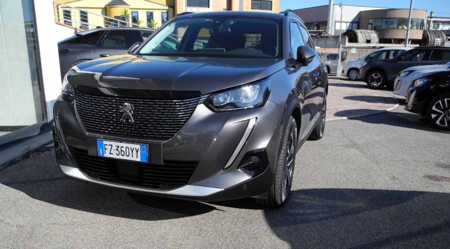 PEUGEOT 2008 PureTech 130 S&S Allure