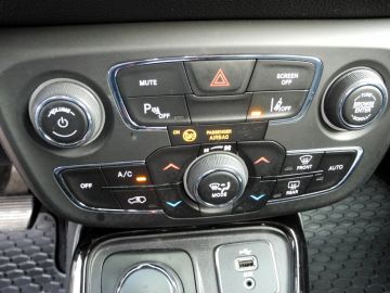 JEEP - Compass 2.0 Mjt II aut. 4WD Limited (17 di 29)