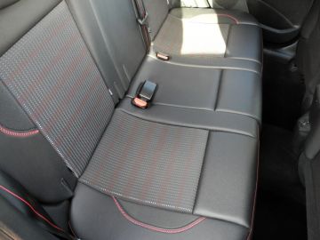 PEUGEOT - 2008 BlueHDi 120 S&S GT Line (18 di 23)