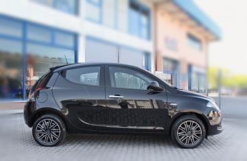LANCIA - Ypsilon 1.0 FireFly 5 porte S&S Hybrid Gold Plus (3 di 18)
