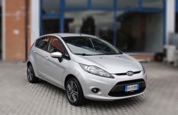 FORD - Fiesta+ 1.2 82 CV 5p. (2 di 20)