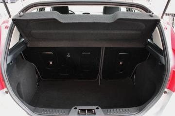 FORD - Fiesta+ 1.2 82 CV 5p. (10 di 20)