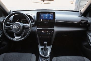 TOYOTA - Yaris Cross 1.5 Hybrid 5p. E-CVT AWD-i Trend (13 di 19)