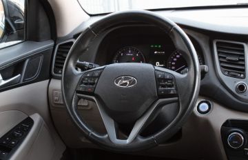 HYUNDAI - Tucson 1.7 CRDi XPossible (16 di 19) HYUNDAI - Tucson 1.7 CRDi XPossible (16 di 19)