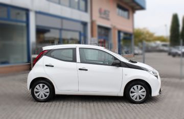 TOYOTA - Aygo Connect 1.0 VVT-i 72CV 5 porte x-business light (3 di 15)