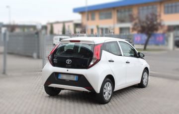 TOYOTA - Aygo Connect 1.0 VVT-i 72CV 5 porte x-business light (5 di 15)