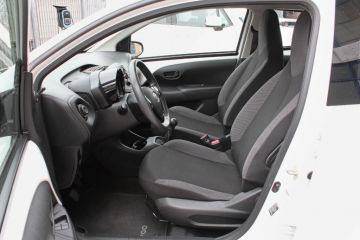 TOYOTA - Aygo Connect 1.0 VVT-i 72CV 5 porte x-business light (7 di 15)