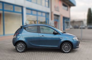 LANCIA - Ypsilon 1.0 FireFly 5 porte S&S Hybrid Gold Plus (3 di 17)