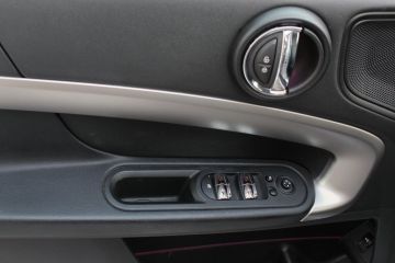 MINI - Mini 2.0 Cooper D Classic Countryman (18 di 18)