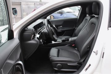 MERCEDES - A 180 d Automatic Sport (10 di 20)