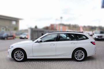 BMW - 318d 48V Touring (4 di 18)