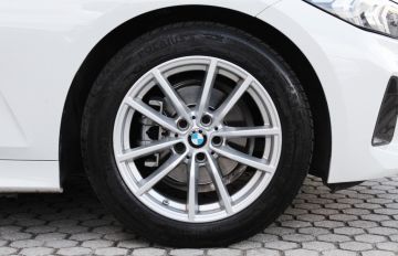 BMW - 318d 48V Touring (8 di 18)