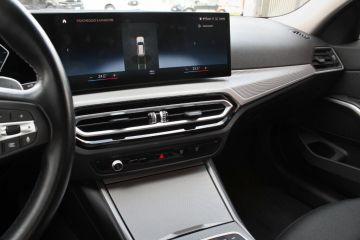 BMW - 318d 48V Touring (16 di 18)