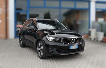 VOLVO - XC40 B4 AWD automatico Ultimate Bright (2 di 18)