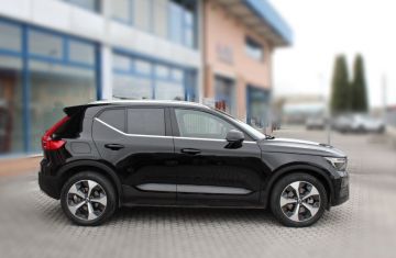 VOLVO - XC40 B4 AWD automatico Ultimate Bright (3 di 18)