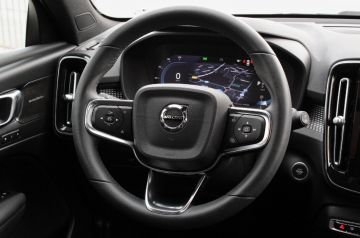 VOLVO - XC40 B4 AWD automatico Ultimate Bright (18 di 18)