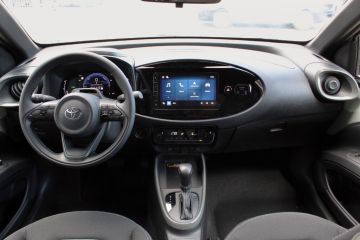 TOYOTA - Aygo X 1.5 Hybrid 115 CV 5 porte Icon (12 di 17)