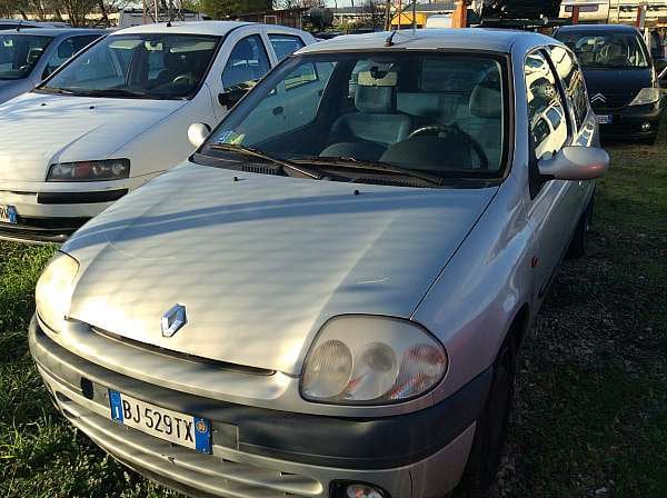 RENAULT - Clio 1.2 16V 3p. Community