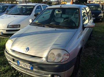 RENAULT - Clio 1.2 16V 3p. Community (1 di 3)