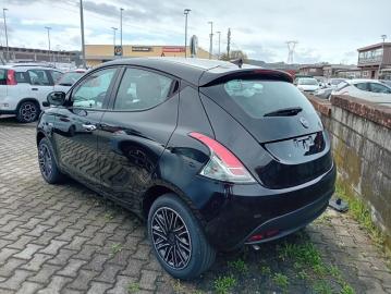 LANCIA - 1.0 FireFly 5 porte S&S Hybrid Gold (2 di 6)