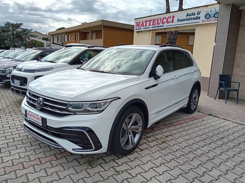 VOLKSWAGEN Tiguan