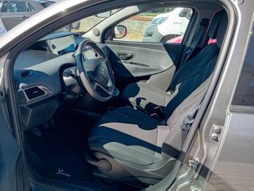 LANCIA - Ypsilon 1.0 FireFly 5 porte S&S Hybrid Gold (4 di 7)