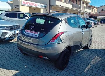 LANCIA - Ypsilon 1.0 FireFly 5 porte S&S Hybrid Silver (2 di 7) LANCIA - Ypsilon 1.0 FireFly 5 porte S&S Hybrid Silver (2 di 7)