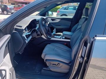 AUDI - Q8 55 TFSI quattro tiptronic Sport (4 di 8)