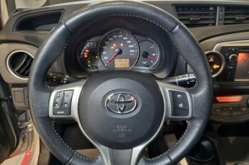 TOYOTA - Yaris 1.0 5p. Lounge (10 di 25)
