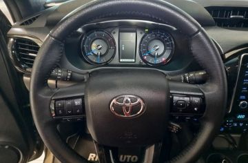 TOYOTA - Hilux 2.8 D A/T 4WD 4 porte Double Cab Invincible (9 di 21)