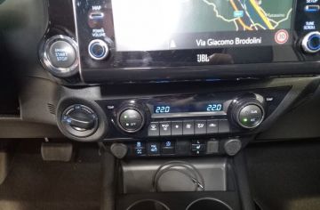 TOYOTA - Hilux 2.8 D A/T 4WD 4 porte Double Cab Invincible (11 di 21)