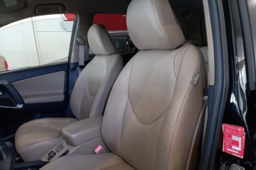 TOYOTA - RAV4 Crossover 2.2 D-Cat A/T 150 CV Lux. (9 di 26)