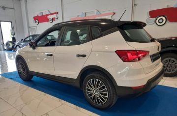 SEAT - Arona 1.0 TGI Style (2 di 24)