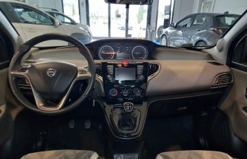 LANCIA - Ypsilon 1.2 69 CV 5p. Gold (17 di 28)