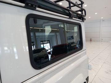 LAND ROVER - Defender 90 2.2 TD4 Station Wagon Adventure Edition N1 (29 di 30)