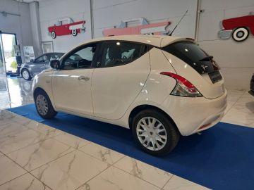 LANCIA - Ypsilon 1.2 69 CV 5p. Silver (4 di 23)