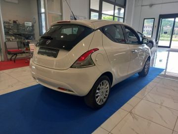 LANCIA - Ypsilon 1.2 69 CV 5p. Silver (6 di 23)