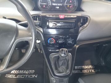 LANCIA - Ypsilon 1.2 69 CV 5p. Silver (12 di 23)