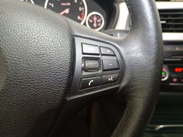 BMW - 316d Touring Sport (21 di 30)