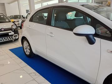 KIA - Rio 1.2 CVVT 5p. Cool (11 di 25)